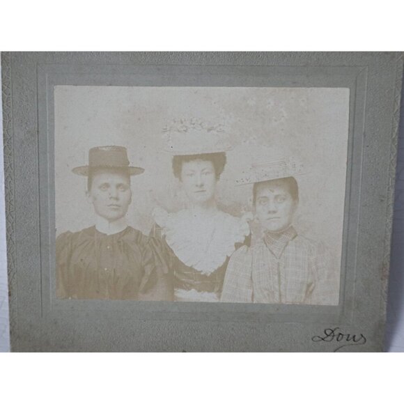 4 Victorian Photographs on Board Man Woman Piano Portrait Vintage Black White Pi - Picture 4 of 5